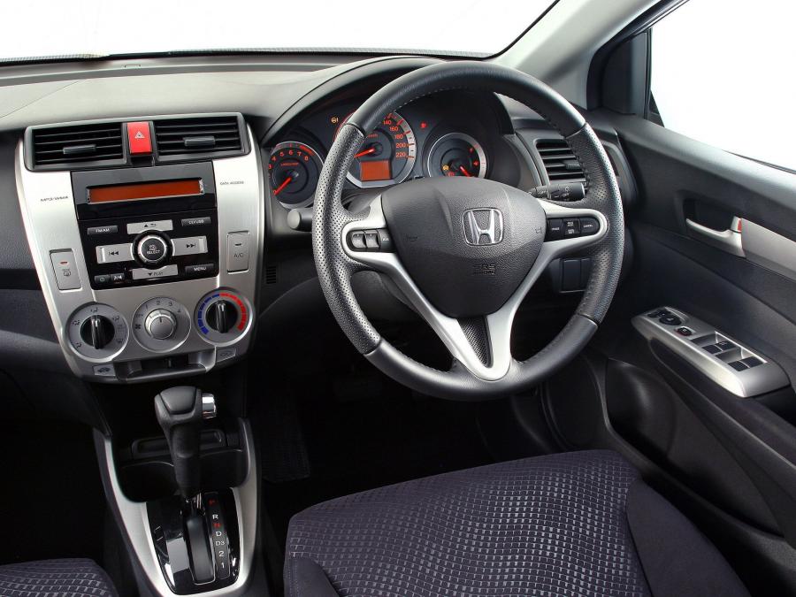  Honda Ballade 2011 года  (фото 3 из 21)